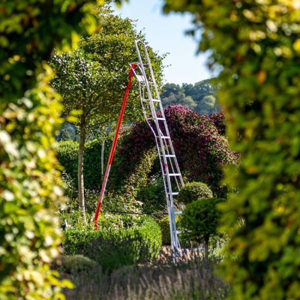 NEW Henchman Fully Adjustable PRO Tripod Ladder