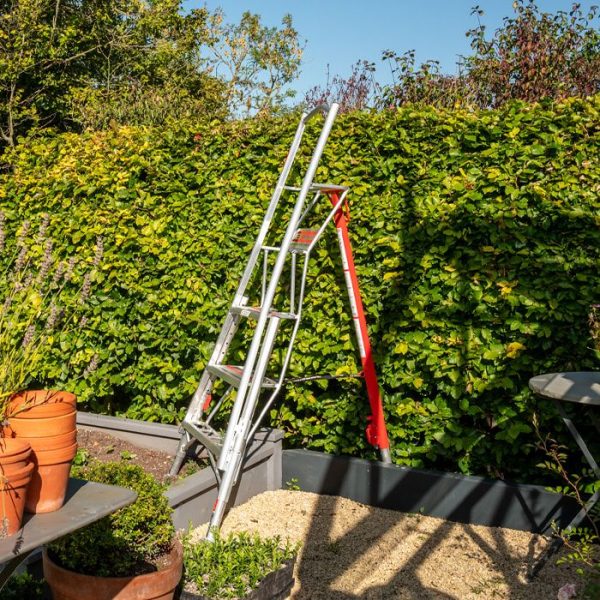 NEW Henchman Fully Adjustable PRO Tripod Ladder - Image 2